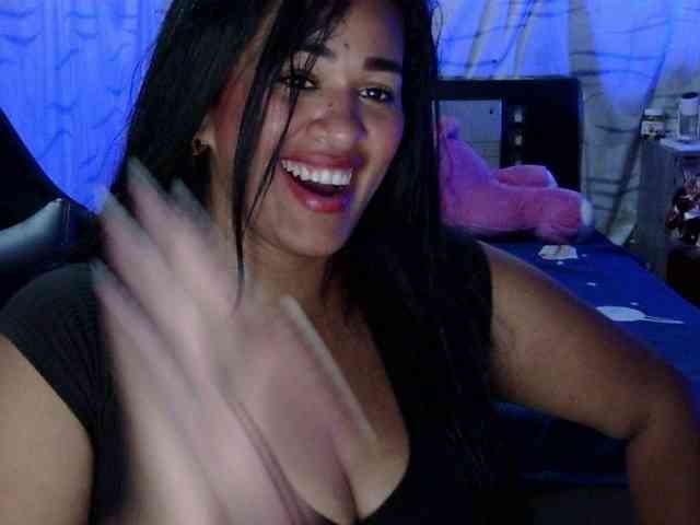 Letty33 webcam