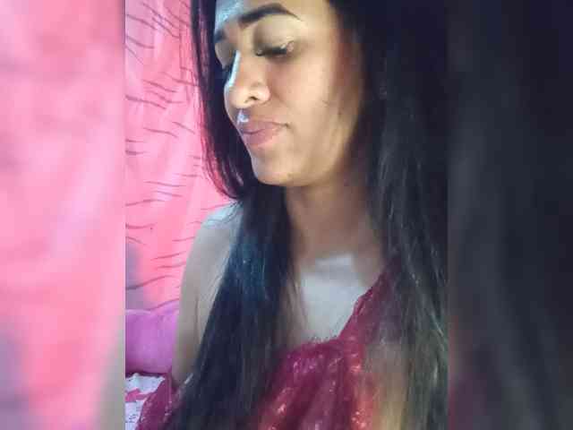 Letty33 webcam