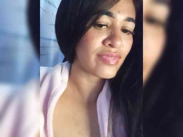 Letty33 webcam