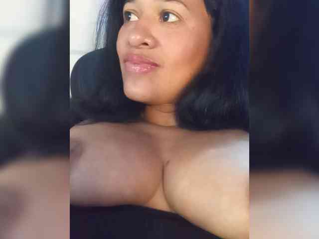 Letty33 webcam