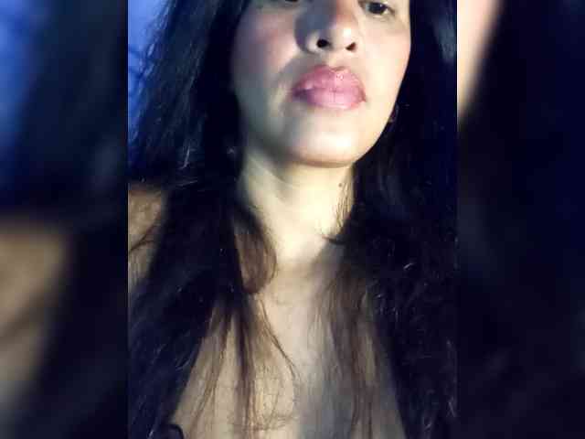 Letty33 webcam