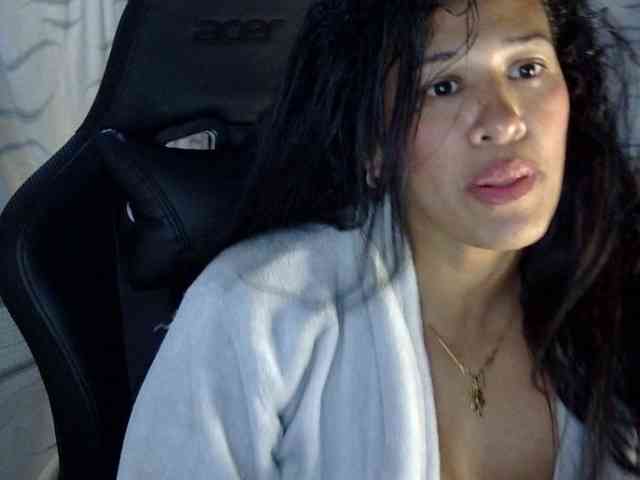 Letty33 webcam
