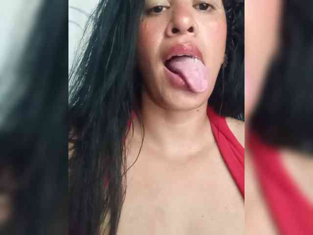 Letty33 webcam