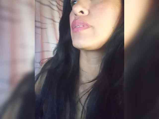 Letty33 webcam