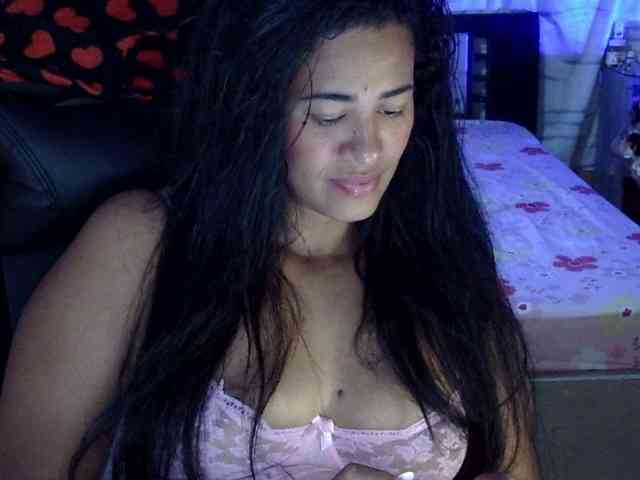 Letty33 webcam