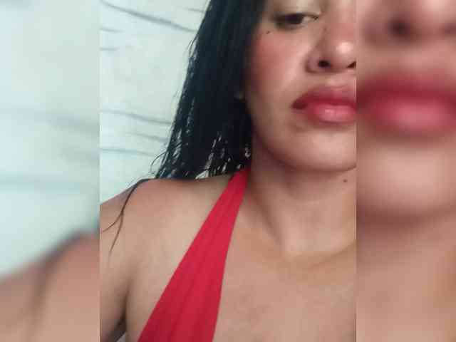 Letty33 webcam