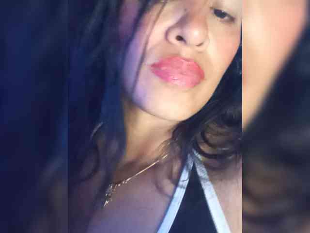 Letty33 webcam