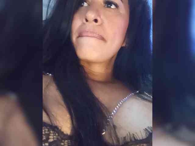 Letty33 webcam