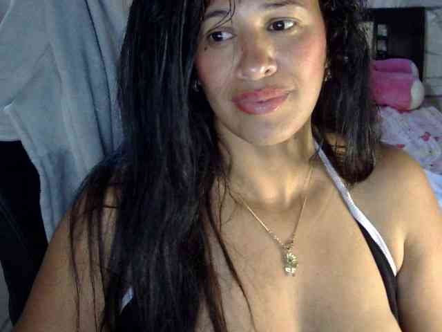 Letty33 webcam