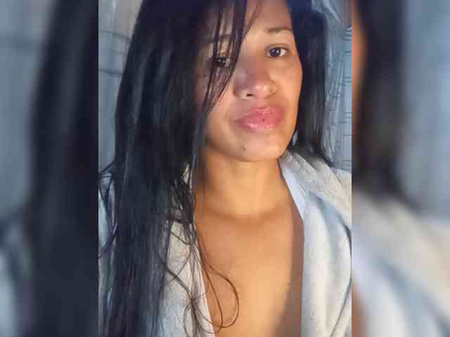 Letty33 webcam