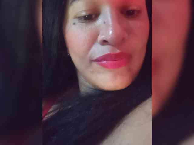 Letty33 webcam