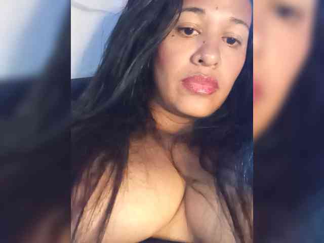Letty33 webcam