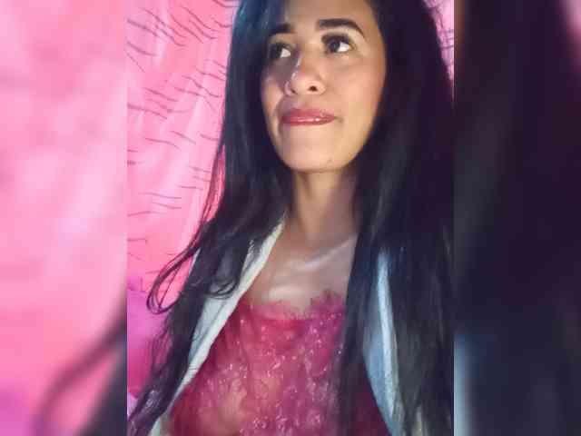 Letty33 webcam