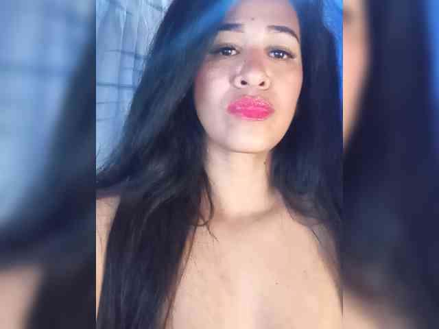 Letty33 webcam