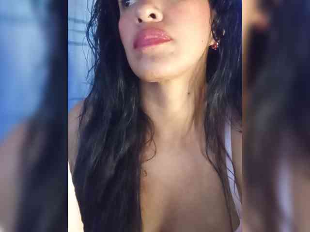 Letty33 webcam