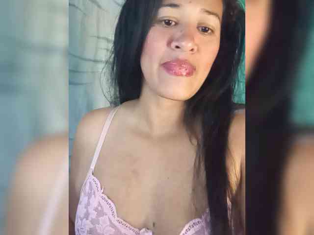 Letty33 webcam