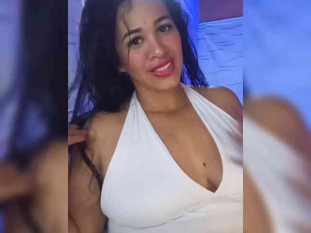 Letty33 webcam