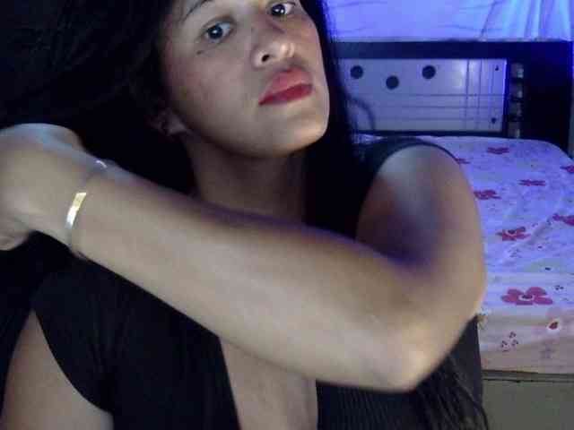 Letty33 webcam