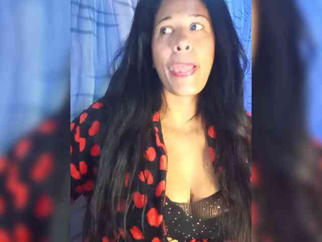 Letty33 webcam
