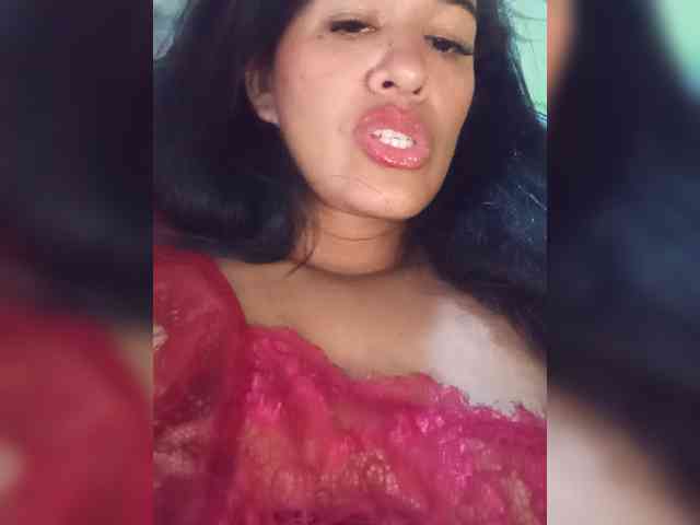 Letty33 webcam