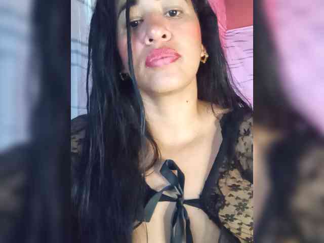 Letty33 webcam
