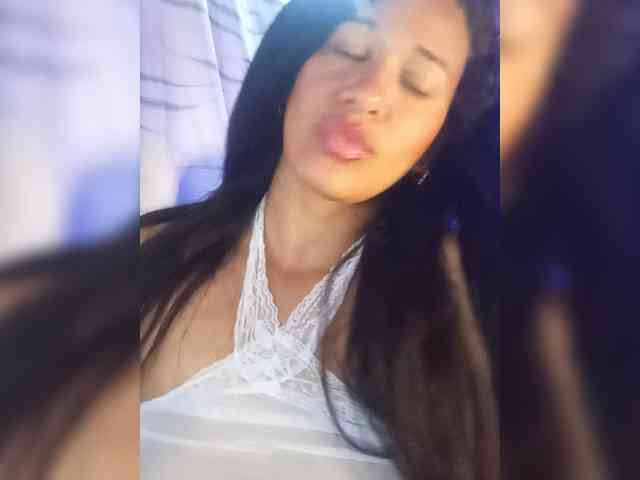 Letty33 webcam