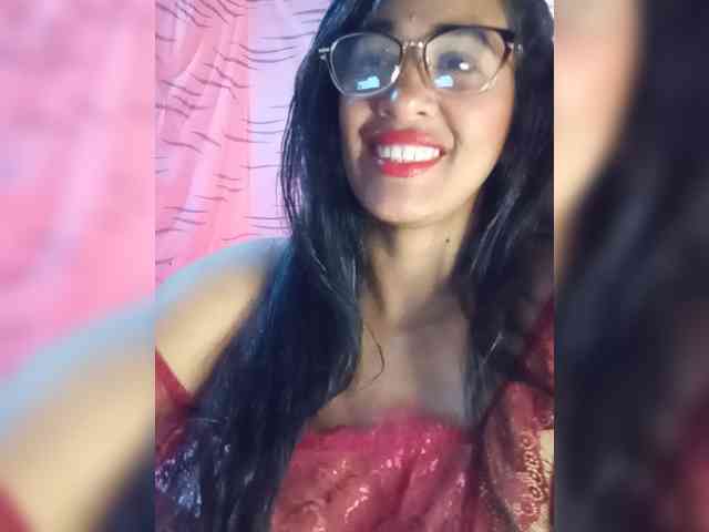 Letty33 webcam