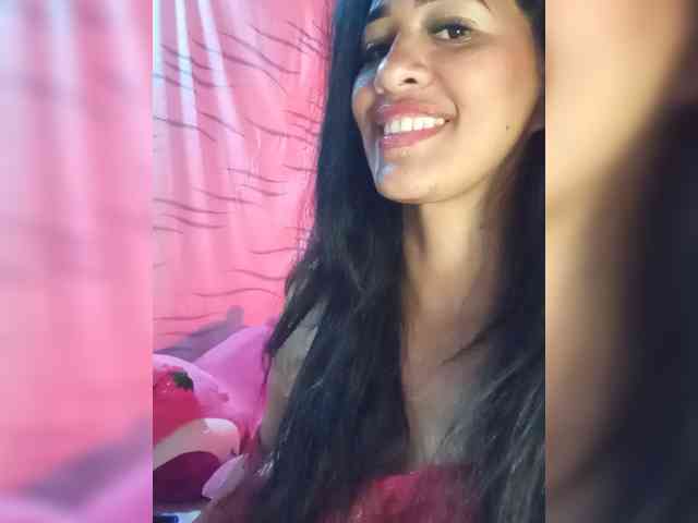 Letty33 webcam