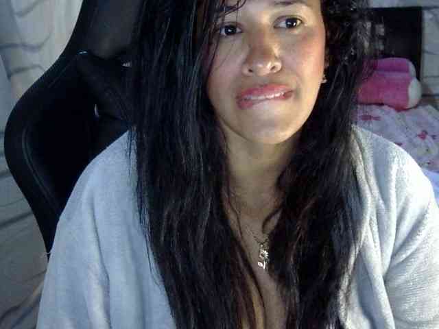 Letty33 webcam