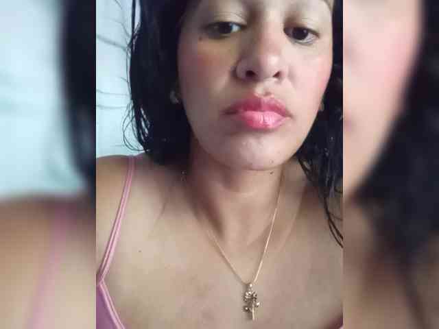 Letty33 webcam