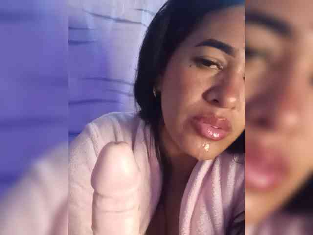 Letty33 webcam