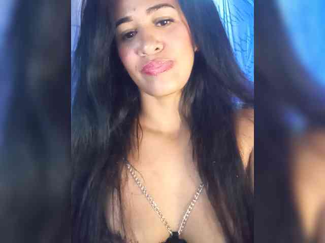 Letty33 webcam