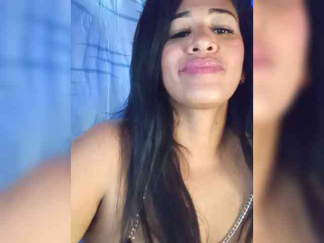 Letty33 webcam