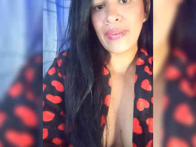Letty33 webcam
