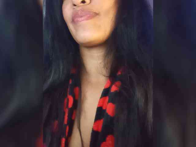 Letty33 webcam