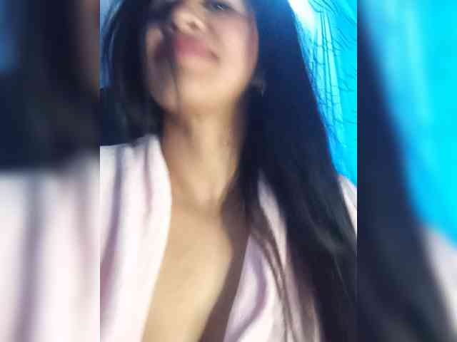 Letty33 webcam