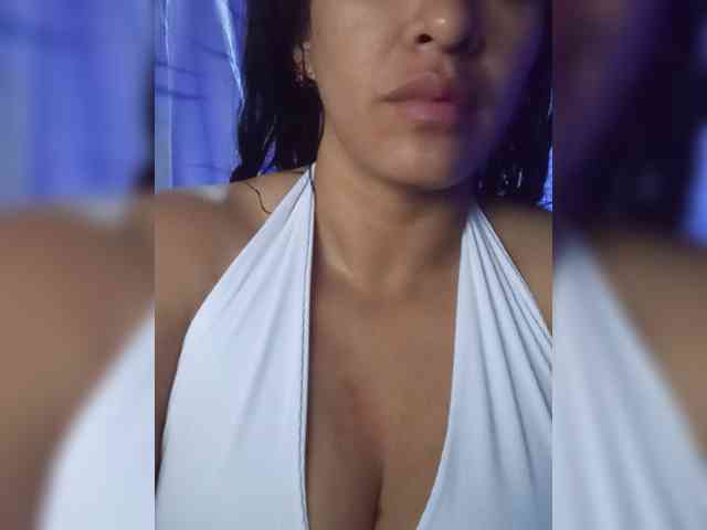 Letty33 webcam
