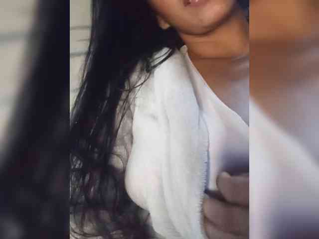 Letty33 webcam
