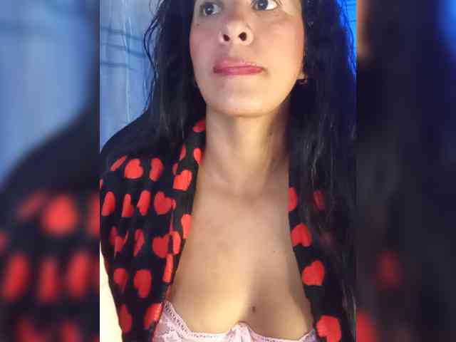 Letty33 webcam