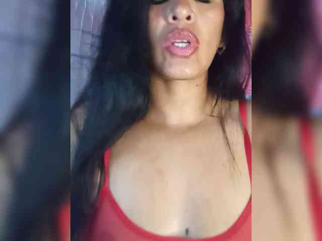 Letty33 webcam
