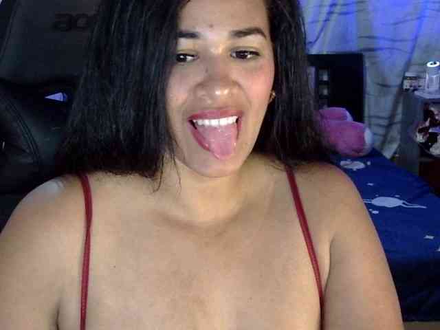 Letty33 webcam