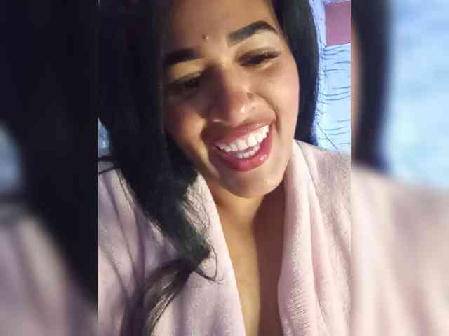 Letty33 webcam