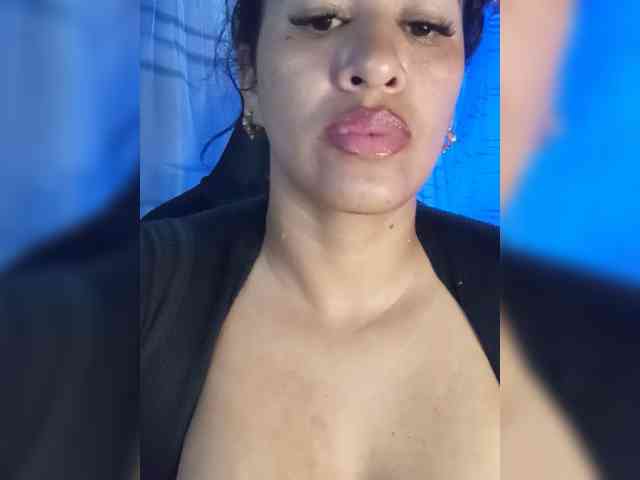 Letty33 webcam