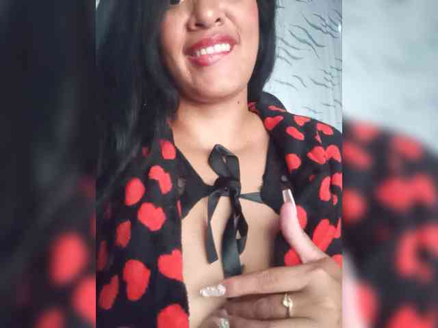 Letty33 webcam