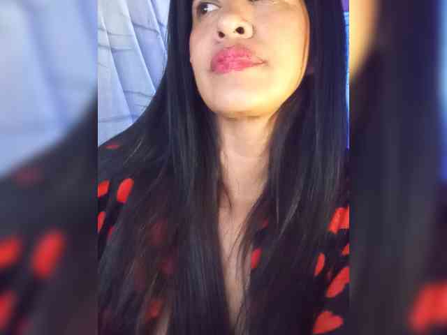 Letty33 webcam