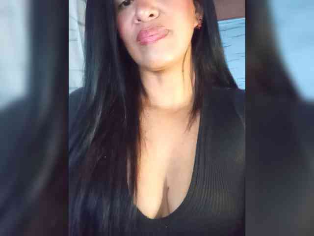 Letty33 webcam