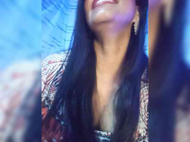 Letty33 webcam