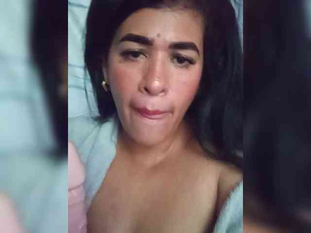 Letty33 webcam