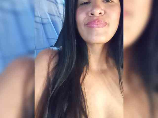 Letty33 webcam
