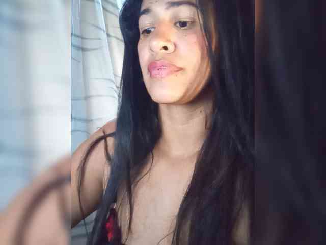 Letty33 webcam